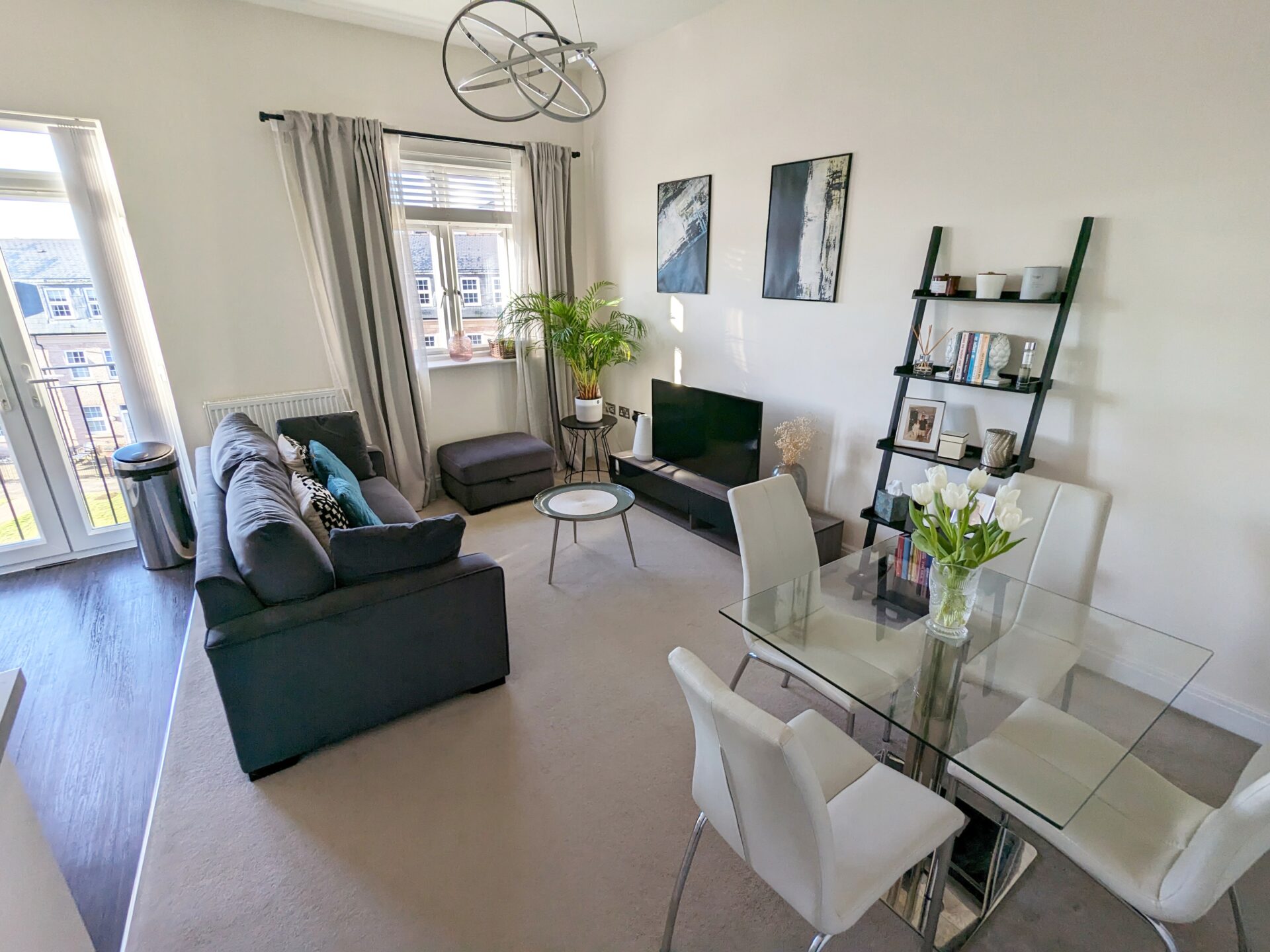 Stunning Two-Bedroom Apartment in Dickens Heath – Available Now