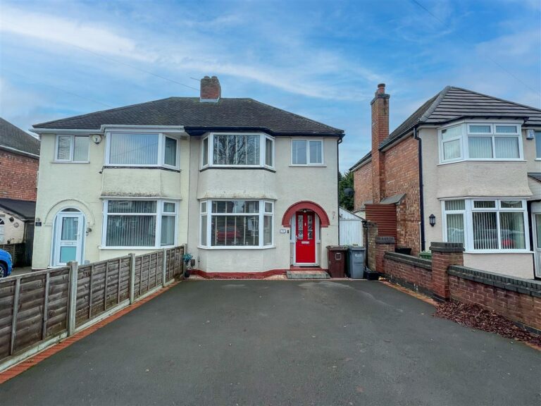 Recently Refurbished Family Home for Rent in Shirley – Chamberlain Crescent