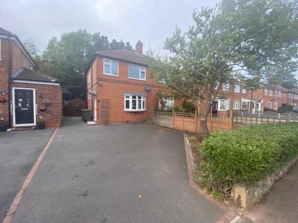 Spacious Semi-Detached Family Home for Rent on Grenville Road, Shirley