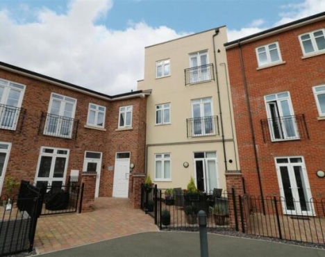 Properties to Let in Dickens Heath | Let Agreed at Hestercombe House, Dickens Heath