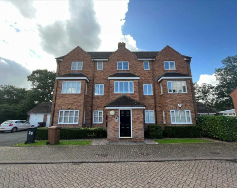 Let Collection: Aldershaws, Dickens Heath  £1,200 pcm