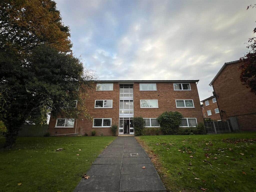 Two-Bedroom Apartment to Rent – Fentham Road, Hampton-in-Arden | £1,150 pcm