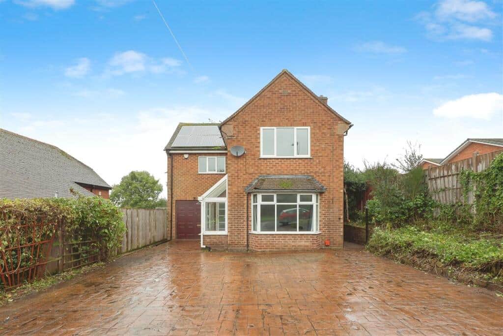 New to the Market: Spacious Four-Bedroom Family Home on Birmingham Road, Coleshill – £500,000