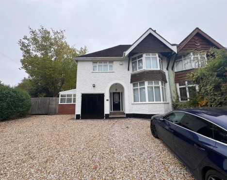 Four-Bedroom Semi-Detached Family Home to Rent – Bristol Road South, Northfield | £1,650pcm