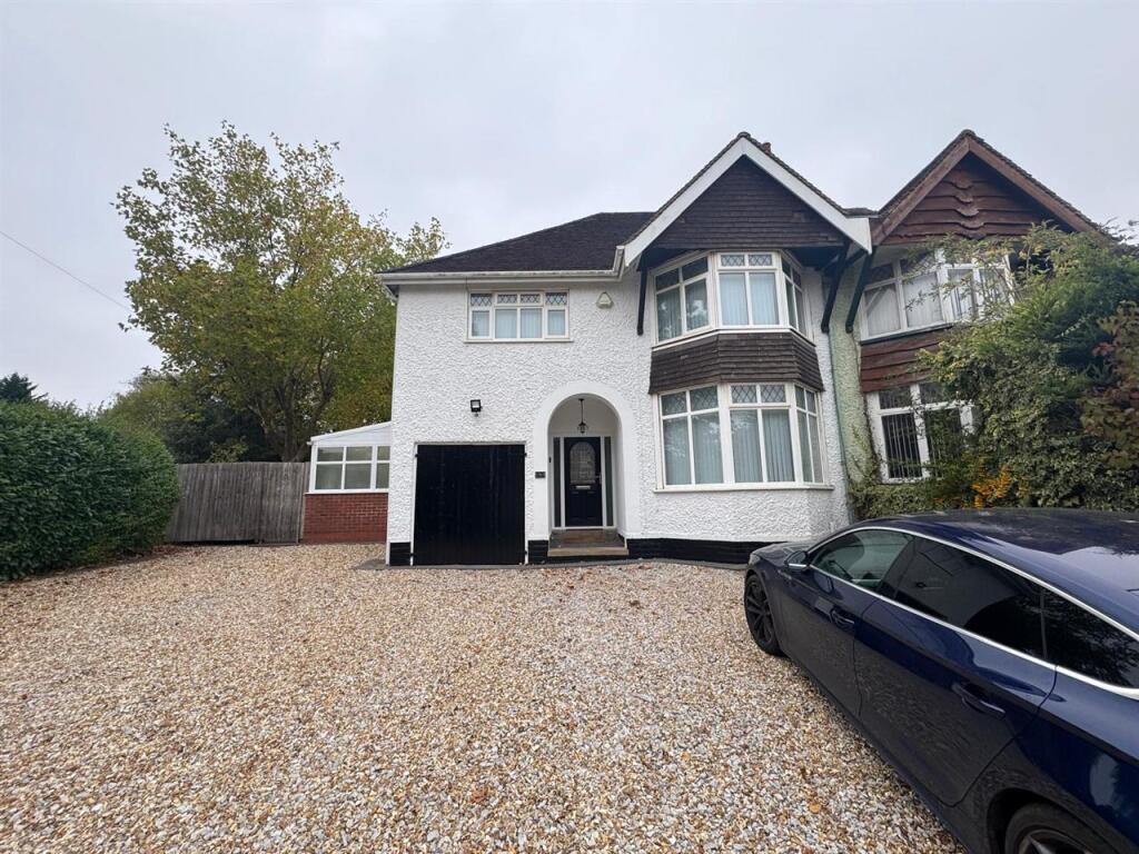 Four-Bedroom Semi-Detached Family Home to Rent – Bristol Road South, Northfield | £1,650pcm
