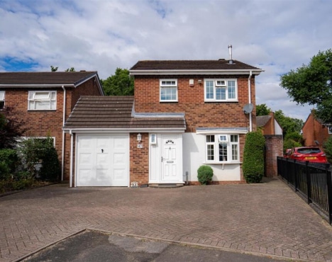 New to the Market: Immaculate Three-Bedroom Home on Deanbrook Road, Monkspath – Offers Over £490,000