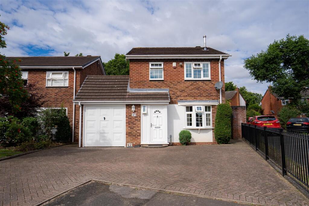 New to the Market: Immaculate Three-Bedroom Home on Deanbrook Road, Monkspath – Offers Over £490,000