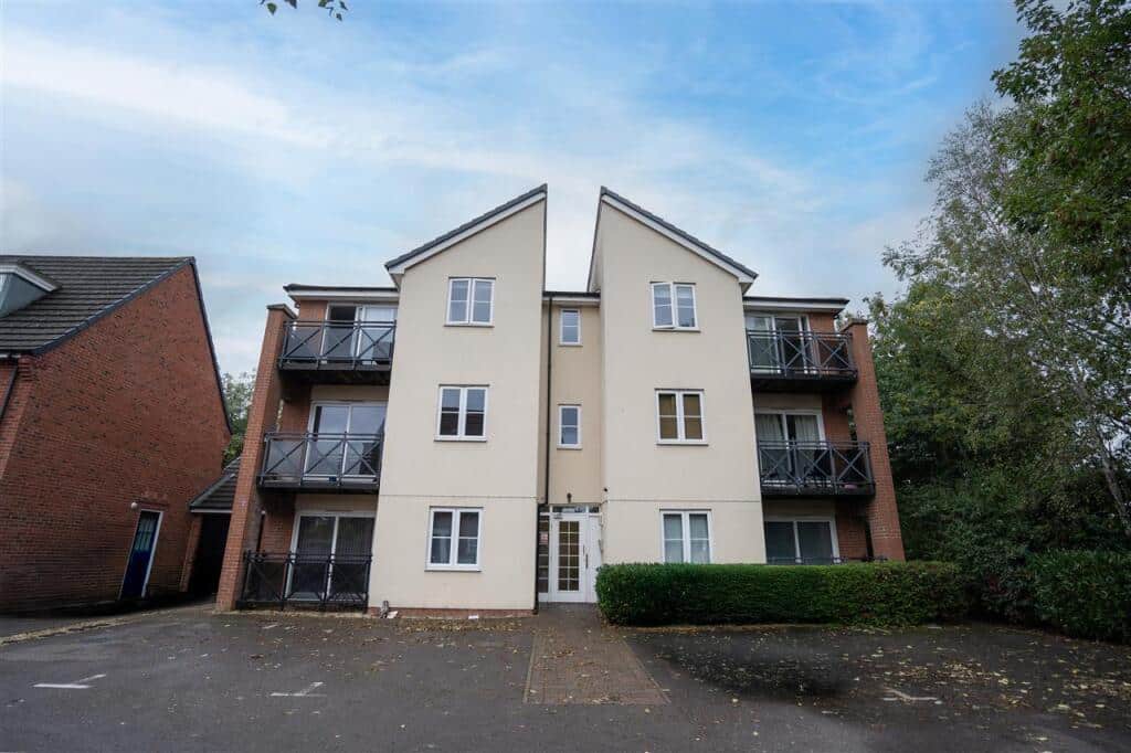 One-Bedroom Furnished Apartment to Rent – Kendrick Grove, Hall Green | £895pcm