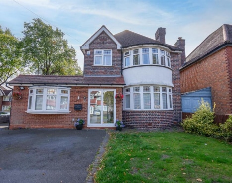 New to the Market: Detached Four-Bedroom Family Home on Lulworth Road, Hall Green – £425,000