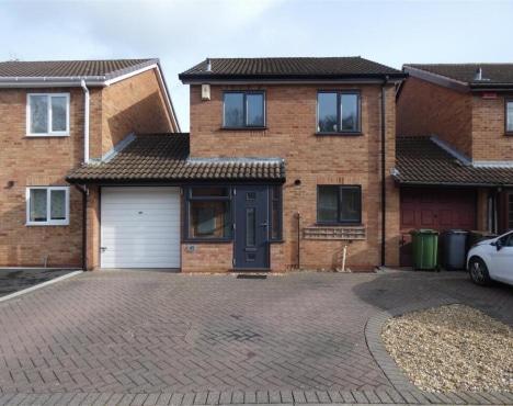Three-Bedroom Link-Detached Family Home to Rent – Maywell Drive, Solihull | £1,295pcm