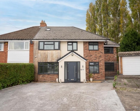 New to the Market: Stunning Six-Bedroom Family Home on Mountjoy Crescent, Solihull
