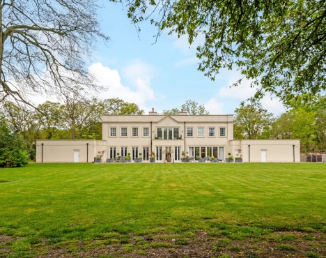 Inside One of the Midlands’ Finest Luxury Rentals: A £15,000pcm Gated Georgian Estate in Earlswood