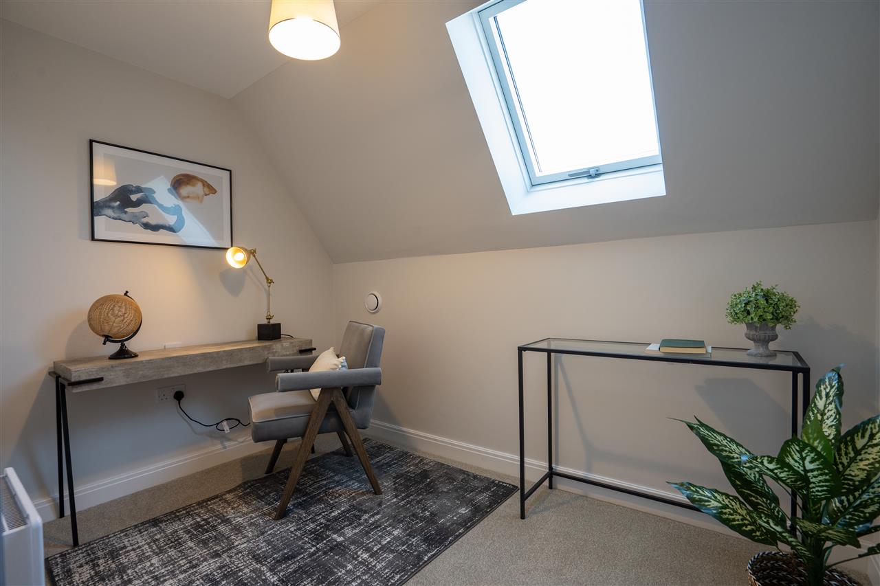 Oak Tree Place, Shirley
