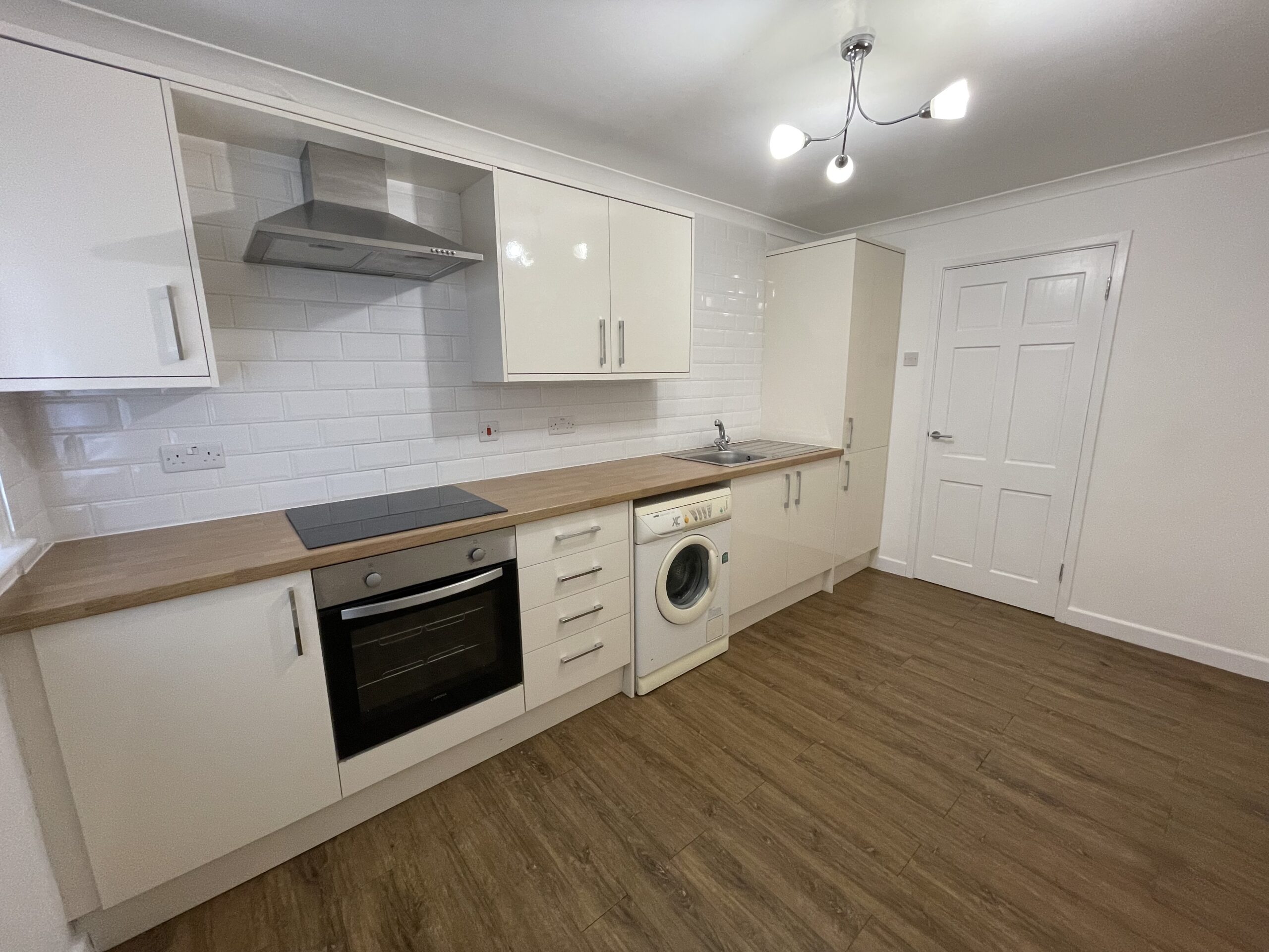 Spacious Refurbished 2-Bedroom Ground Floor Apartment for Rent in Sheldon